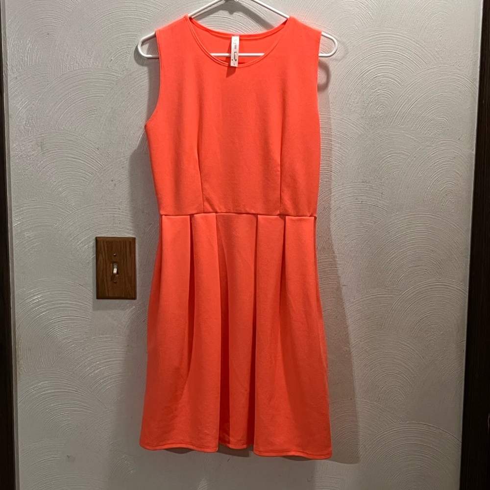 Lyss Loo Neon 0range Sleeveless Pleated Skater Dress w/Two Side Pockets. Size L.